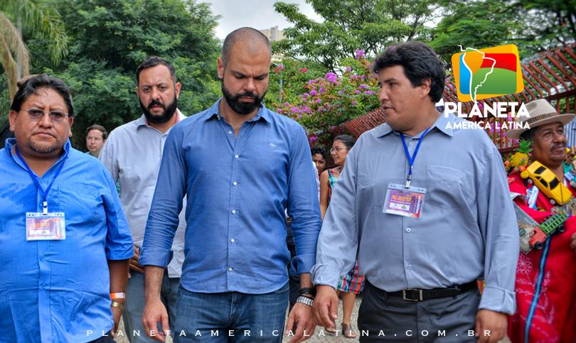 Bruno Covas, prefeito da cidade de São Paulo visitou a feira boliviana de ALASITA