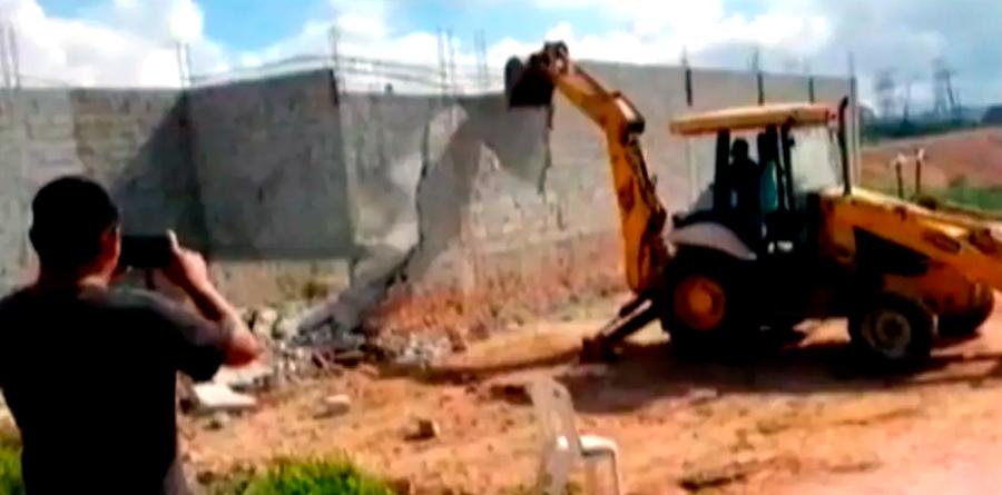 Prefeitura de Itaquaquecetuba derruba casas e famílias bolivianas ficam desabrigadas
